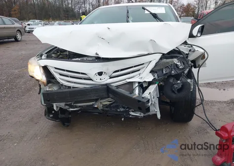 2013 Toyota Corolla Le z USA, uszkodzony, nr VIN 5YFBU4EE6DP125542